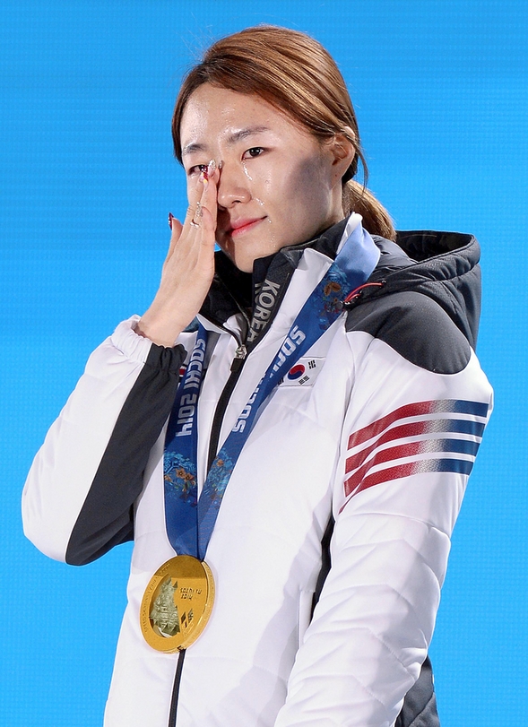 2014 소치 올림픽 스피드스케이팅 여자 500M 경기에서 금메달을 차지한 이상화.