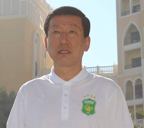 최강희 전북 현대 감독이 동계전지훈련 캠프가 차려진 아랍에미리트 아부다비에서 공동취재단과 만나 2016시즌에 임하는 각오를 밝혔다. 사진=전북 현대 제공