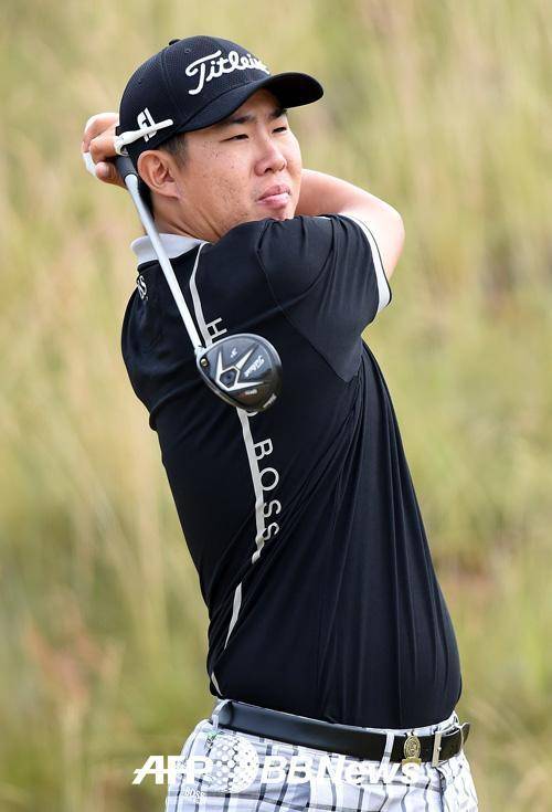 안병훈이 싱가포르 오픈 첫날 스피스와 공동 선두로 나섰다. 사진=AFPBBNEWS=News1