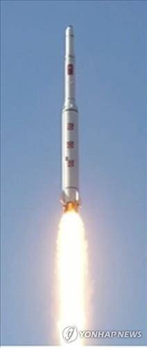 (서울=연합뉴스) 북한 조선중앙TV가 7일 광명성 4호 발사장면을 사진으로 내보냈다. 2016.2.7 nkphoto@yna.co.kr