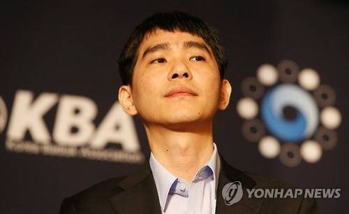 <세기의 대국> '이제 시작입니다' (서울=연합뉴스) 한종찬 기자 = 구글 인공지능 바둑 프로그램 '알파고'와 맞대결에서 패한 이세돌 9단이 9일 오후 서울 종로구 포시즌스 호텔에서 열린 '구글 딥마인드 챌린지 매치' 기자회견에서 잠시 생각에 잠겨있다. saba@yna.co.kr