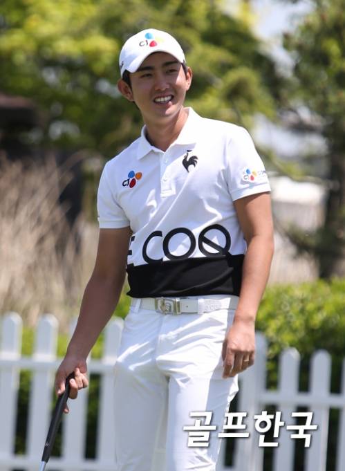 이수민(23·CJ오쇼핑)이 11일 태국 후아힌의 블랙마운틴 골프클럽에서 열린 아시안 투어 트루 타일랜드 클래식 2라운드에서 컷 탈락했다. 사진은 2015년5월21일 SK텔레콤오픈에서의 모습이다. ⓒ골프한국