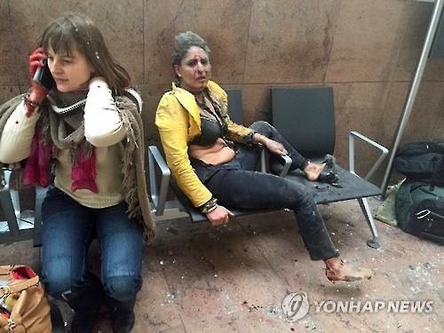 브뤼셀공항 폭발사건…부상한 두 여성[AP=연합뉴스]