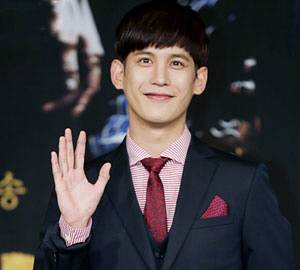 군 전역 후 1개월 만에 MBC 월화극 ‘몬스터’의 주연배우로 캐스팅된 배우 박기웅. MBC 제공