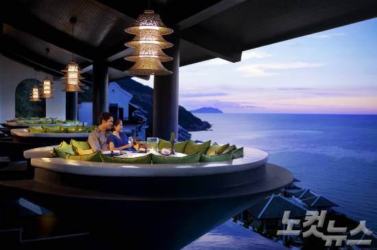 시원한 바다 전망과 함께 최고의 요리를 맛 볼수 있는 시트론(사진=스테이앤모어 제공)