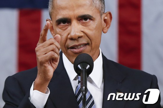 최저임금은 전세계적인 이슈다. 오바마 대통령은 2015년 연두교서에서 최저임금 인상을 반대하는 공화당을 향해 "실제로 15000불로 살 수 있다고 믿는다면 그렇게 살아봐라"고 일갈했다. © AFP=뉴스1