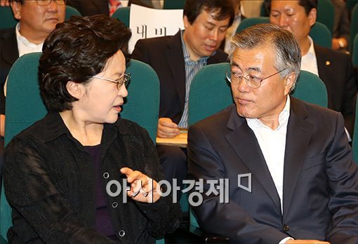 권양숙 여사(왼쪽)와 문재인 더불어민주당 전 대표