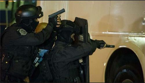 브라질 경찰이 테러 대응훈련을 하고 있다.[출처:브라질 뉴스포털 UOL]