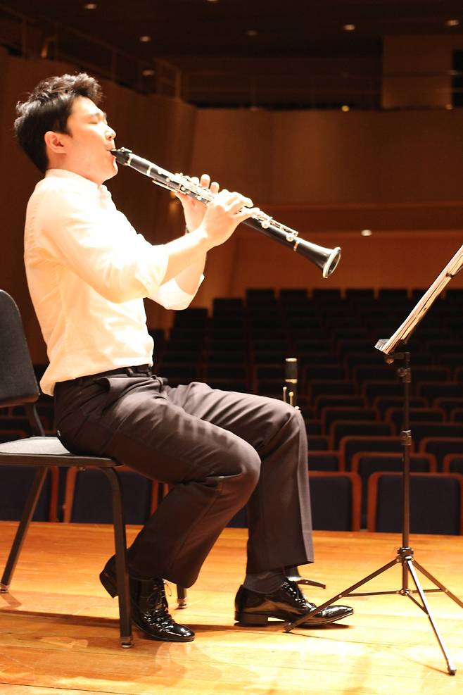 내년부터 도쿄필하모닉 오케스트라의 클라리넷 수석으로 활동할 예정인 조성호. 사진 목프로덕션 제공