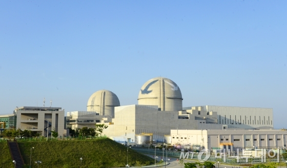 울산시 울주군에 위치한 신고리 원자력발전소 3, 4호기의 모습. 우리나라가 아랍에미리트(UAE)에 수출한 한국형 원전(APR1400)과 동일한 노형의 원전이다./사진제공=한국수력원자력
