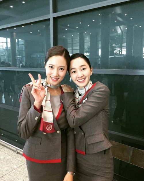 '우리집에 사는 남자' 수애가 '제복 수애'로 거듭났다. 사진=왕빛나 SNS 캡처