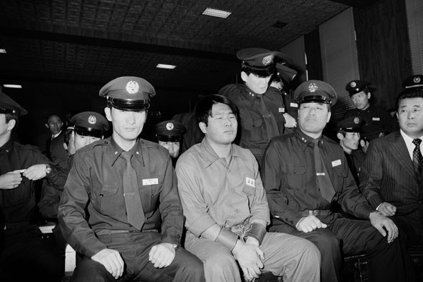 1974년 10월14일 법정에 출두한 문세광. <한겨레> 자료사진.
