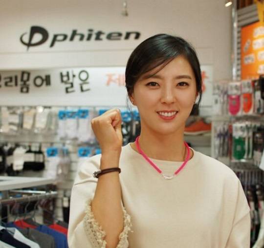 윤채영 프로의 미모가 화제를 모으고 있다. 사진=윤채영 트위터