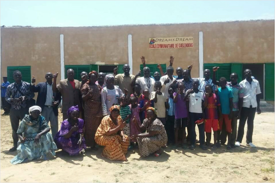 지난9 월 아프리카 차드에 설립된 드림스드림 3호 학교. (사진=드림스드림 페이스북)