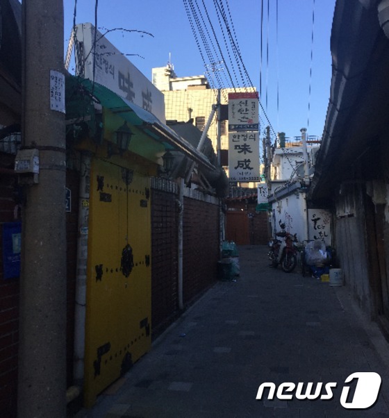 김영란법 시행 이후 문닫은 광화문 일대의 식당© News1