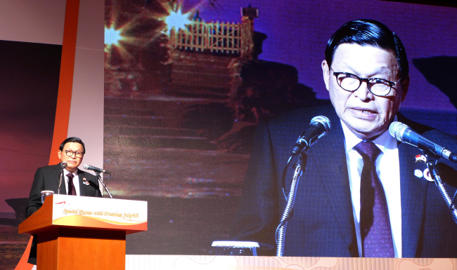 Indonesian Ambassador John Aristianto Prasetio speaks at a reception in Seoul last May, which marked the state visit of Indonesian President Joko Widodo to Korea. (Joel Lee/The Korea Herald)