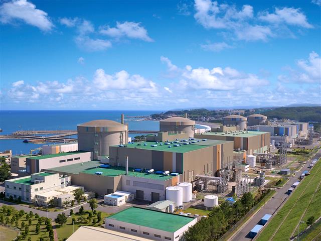 원자력안전위원회가 수명 연장 10년을 결정한 경북 경주의 월성 원자력발전소 1호기 모습.