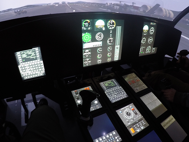 네비웍스의 회전익 시뮬레이터