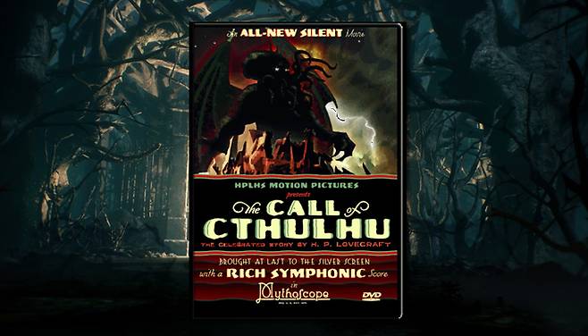 팬들에 의해 영화로 만들어진 "크툴루의 부름"포스터. 2005년작이지만, 원작의 느낌을 살리기 위해 흑백 무성영화로 제작되었습니다.