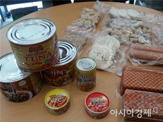 ▲공정거래위원회가 제공한 군납 급식재료 담합 업체들의 제품.