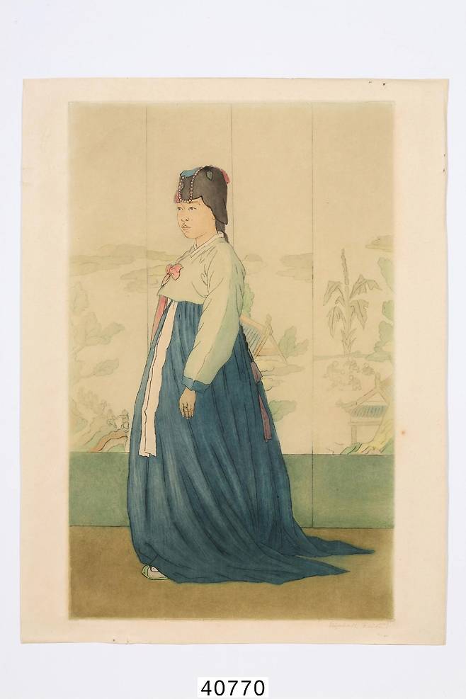 엘리자베스 키스가 제작한 다색동판화로 옥색 저고리, 남색 치마를 입고 머리에 남바위를 쓴 민씨 가문의 미혼 여성. 국립민속박물관.