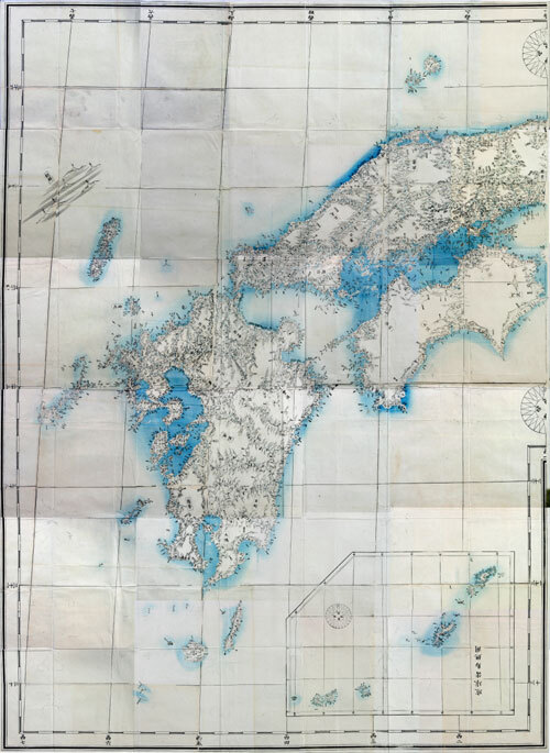 1867년 관판 실측 일본지도  백충현 교수가 사재를 들여 구입한 1867년 관판 실측일본지도(官板 實測日本地圖). 지도에 오키 섬은 있으나 독도는 없다. 독도가 일본영토가 아니라고 판단을 내렸기 때문이다.