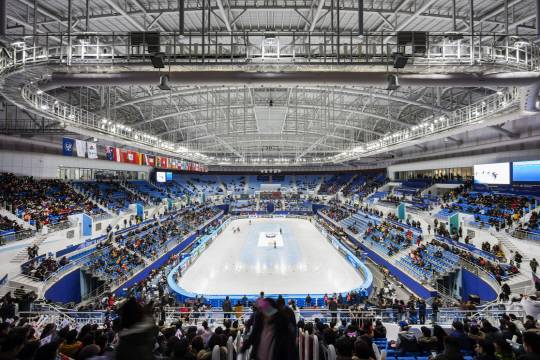 강릉 아이스아레나 내부. 1층이 벽면으로 접히는 가변형 스탠드로 돼 있어, 동계올림픽 이후에는 다목적 종합체육관으로 쓰일 예정이다. /사진제공=희림건축사사무소