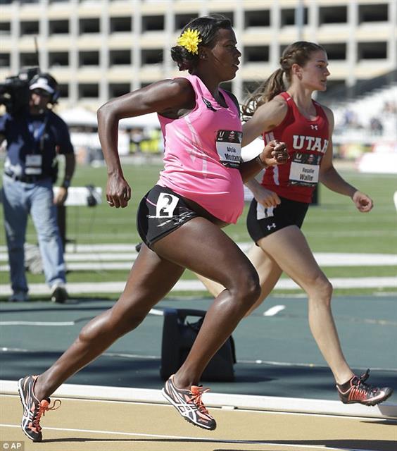 2014년 미국육상선수권 여자 800m 준준결선에 나선 알리시아 몬타노가 임신 8개월의 몸으로 역주하고 있다.AP 자료사진