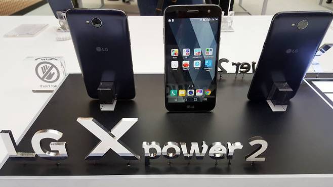 국내 출시 스마트폰 중 최대 용량 배터리를 탑재한 LG전자 'X파워2'