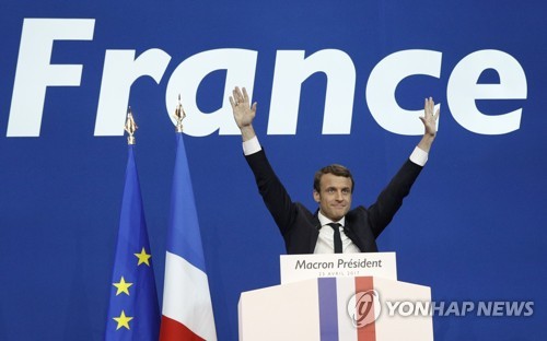 프랑스 대선 결선에 진출한 중도신당 '앙 마르슈'('전진'이라는 뜻)의 에마뉘엘 마크롱 후보 [EPA=연합뉴스]