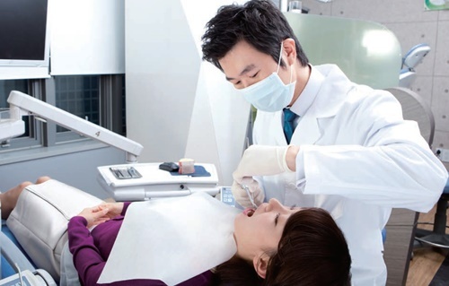 치과의사. 한국고용정보원 제공