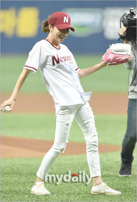 ▲ 김완선 '웨이브로 몸 풀어요'