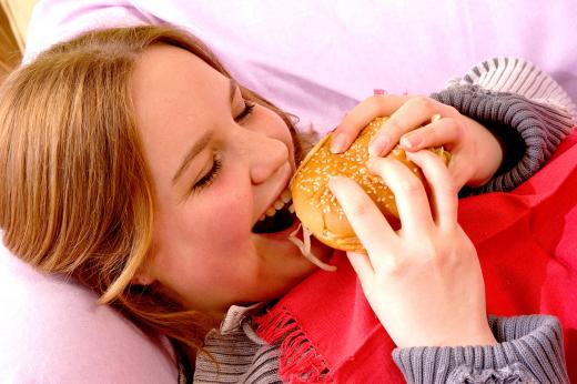 비만은 성조숙증을 일으키는 중요한 요인으로 꼽힌다. 아침식사를 꼭 하고 규칙적으로 식사해야 비만을 예방할 수 있다. 사진=포토리아