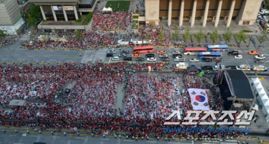 2014년 브라질월드컵 당시 서울 광화문앞에서 펼쳐진 거리응원. 스포츠조선 DB