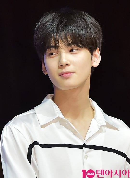 그룹 아스트로(차은우, 문빈, MJ, 진진, 라키, 윤산하) 차은우가 26일 오후 서울 강남구 삼성동 SAC아트센타에서 열린 네 번째 미니앨범 ‘드림 파트 1(Dream Part. 01)’ 컴백 쇼케이스에 참석했다.