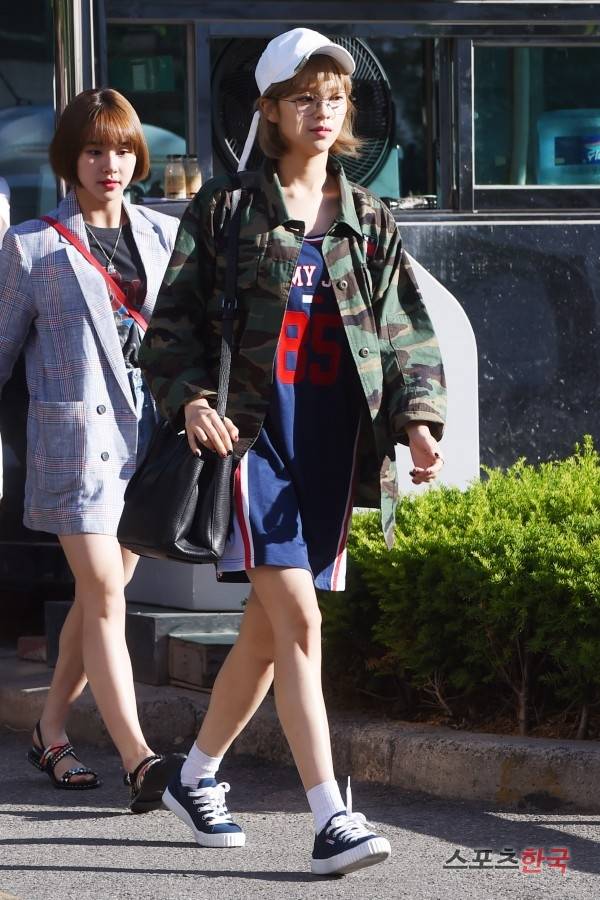KBS 2TV '뮤직뱅크' 리허설 참석을 위해 출근하고 있는 트와이스 정연. 사진=장동규 기자 jk31@hankooki.com