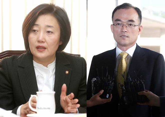 박영선 더불어민주당 의원(왼쪽)과 문무일 검찰총장 후보자