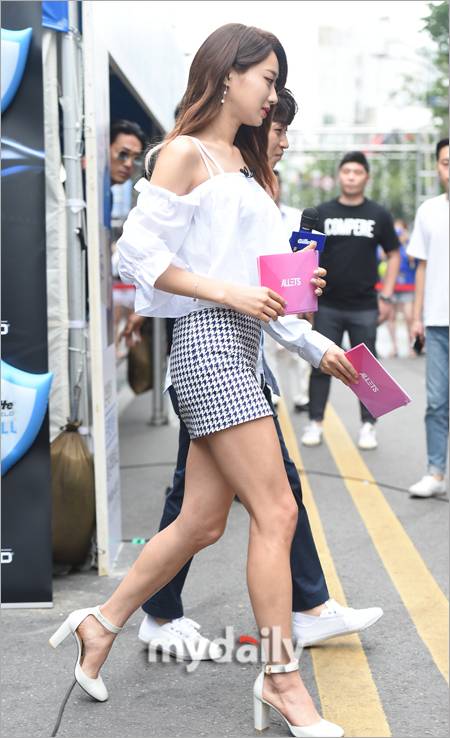 ▲경리 '초슬림 옆태 실화냐?'