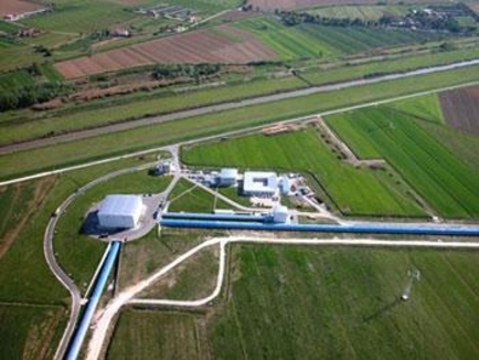 이태리 피사 인근 카시나에 있는 ‘비르고’. 라이고와는 달리 기역자로 붙어있는 터널의 길이가 3km다./EGO(European Gravitational Observatory) 제공.