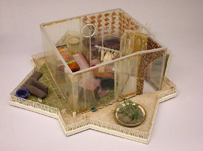 게이브가 직접 제작한 자동청소주택 모형. 헤이글리박물관 소장품이다.