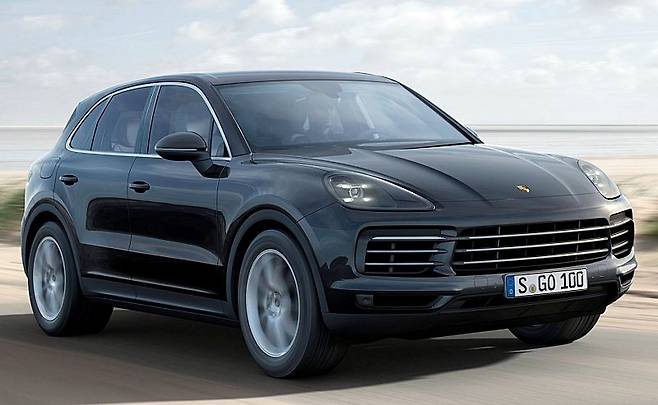 정식으로 공개한 신형 카이엔 이미지