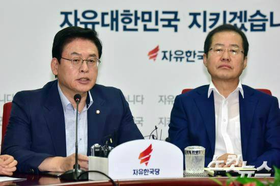 자유한국당 정우택 원내대표가 지난 31일 오전 여의도 당사에서 열린 최고위원회의에서 모두발언을 하고 있다. (사진=윤창원 기자)