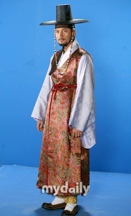 [MD포토] '갓 쓴' 김성민 '사극속 남자의 자격은?'