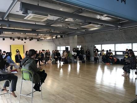 ‘기억의 단단한 힘’이란 이름으로 지난 3월25일 월드컬처오픈 W스테이지 안국에서 열린 31번째 304 낭독회 모습.
