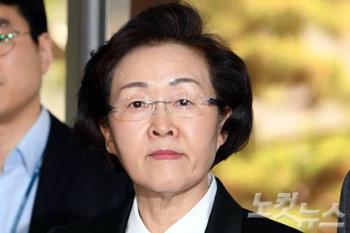 경찰에 소환된 신연희 강남구청장.(사진=황진환기자/자료사진)