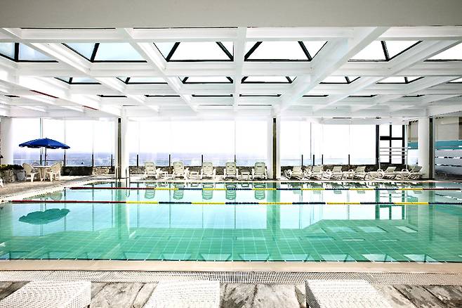 노보텔 앰배서더 부산, 수영장.