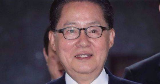 추석 연휴 기간중 호남 일대를 찾은 박지원 의원.[중앙포토]