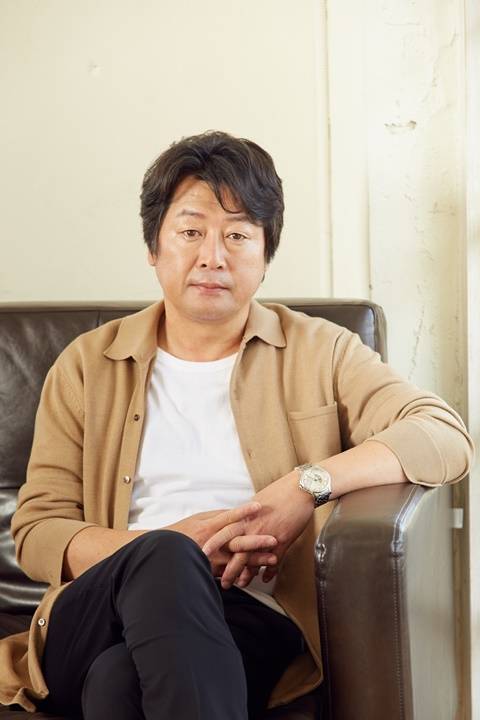 김윤석