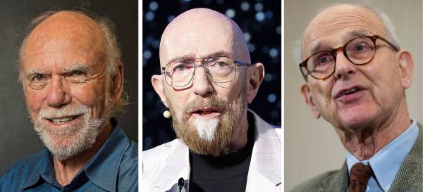 왼쪽부터 배리 배니시·킵 손·라이너 바이스 교수.