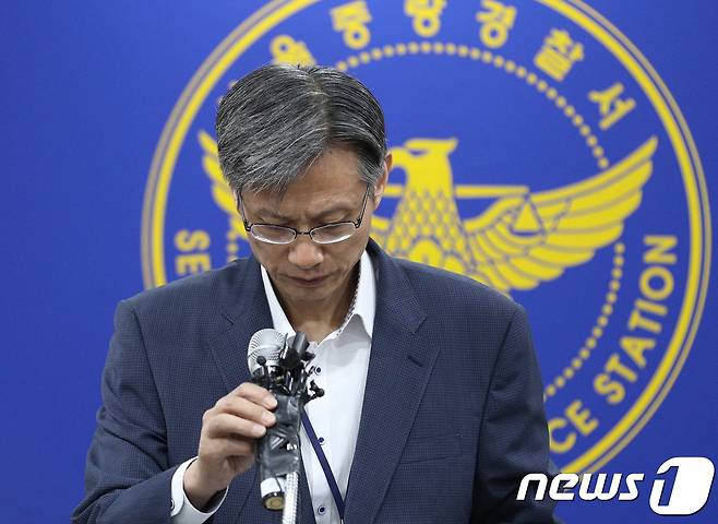 13일 오전 서울 중랑경찰서에서 길우근 형사과장이 '어금니 아빠' 이영학에 대한 수사결과를 브리핑하고 있다. 경찰은 이영학이 "성적 욕구를 해소할 목적으로 범행했다"며 "피해자가 저항하자 신고할 것이 두려워 살해했다"고 밝혔다. 2017.10.13/뉴스1 © News1 신웅수 기자